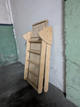 Triángulo Pikler plegable madera
