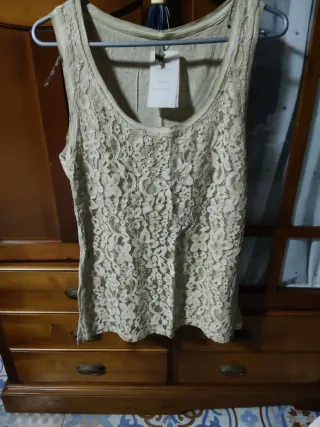 Blusa encaje beige talla L