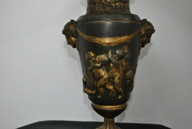 Antigua lámpara de mesa de calamina