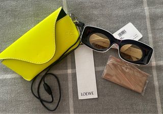 Gafas LOEWE Paula’S Ibiza Negras y Amarillas