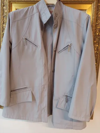 Giacca impermeabile GRAZIA taglia M..anti vento..