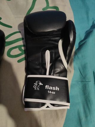 Guantes de boxeo Leone 14oz