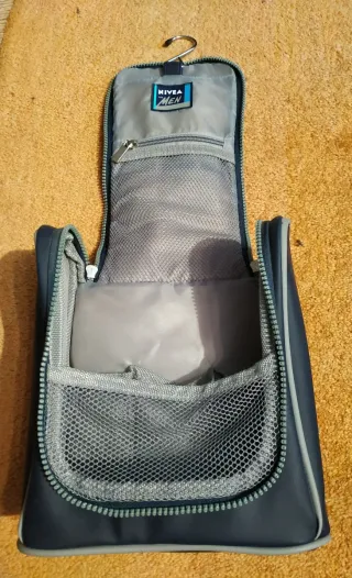 Neceser Nivea chico azul y gris