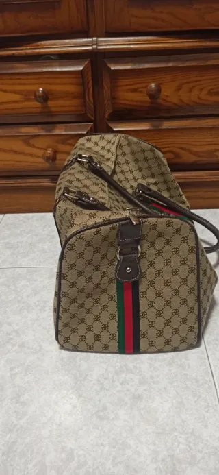 Bolso de viaje Gucci beige monograma