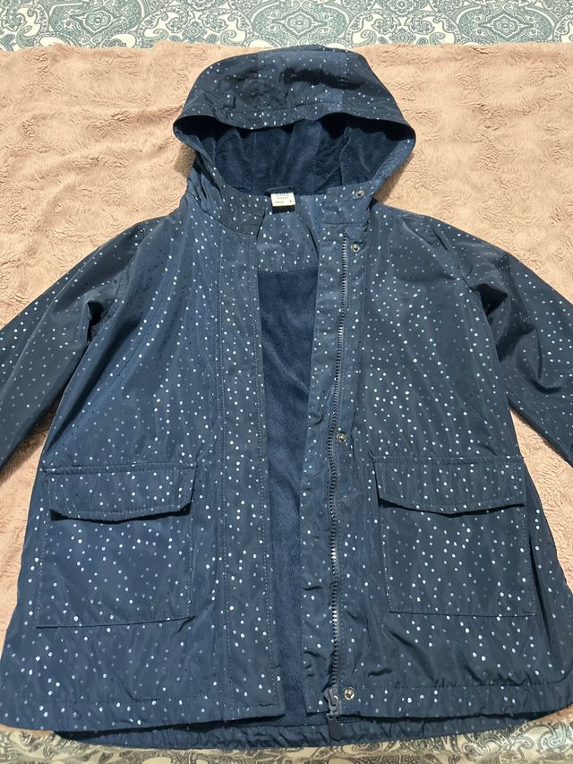 Chaqueta niña impermeable con puntos