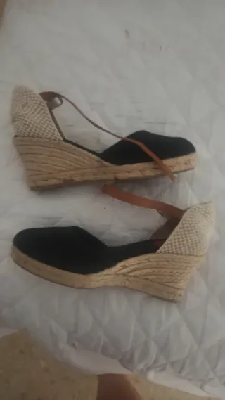 Zapatillas esparto negras y beige T37