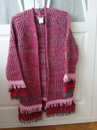 Chaqueta de punto con flecos