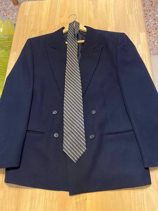 Americana traje Adanes con corbata seda