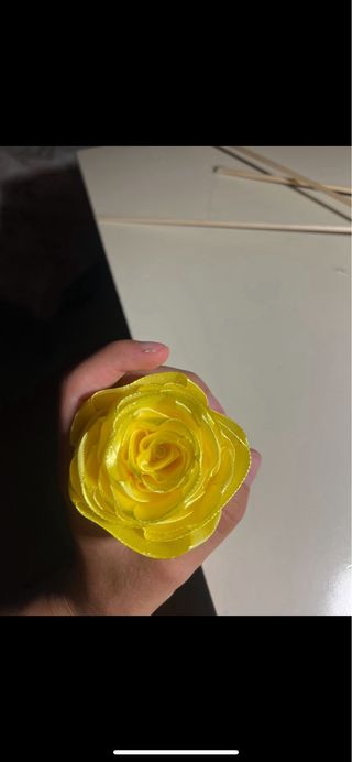 Ramo de rosas eternas hechas a mano