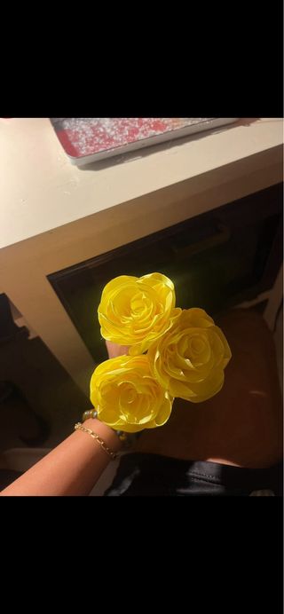 Ramo de rosas eternas hechas a mano