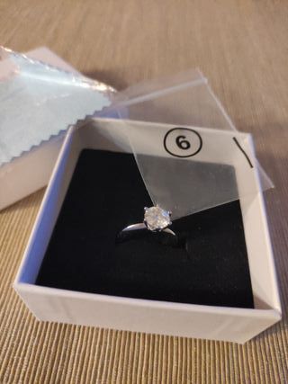Anillo Plata Piedra 4 Quilates. Talla 6
