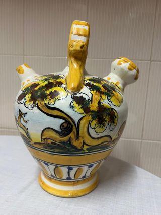 Botijo de cerámica decorado