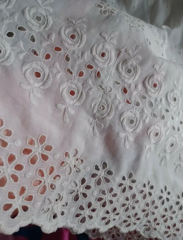 Vestido blanco de niña