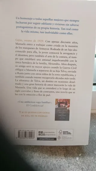 La niña del sombrero azul