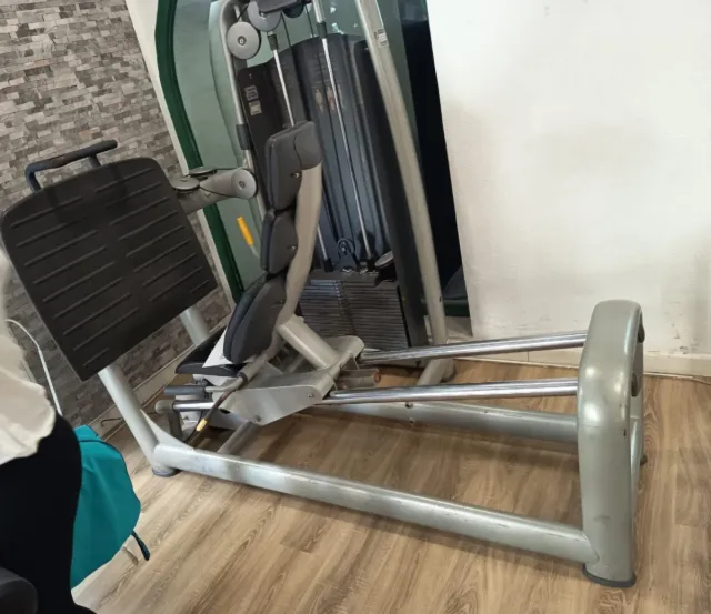 Prensa Technogym para reparar