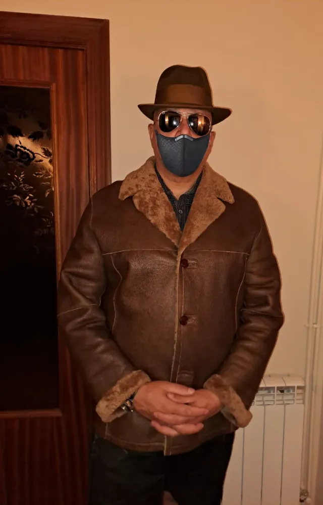 Abrigo de piel de oveja marrón