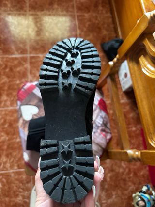 Botas negras de ante con cremallera