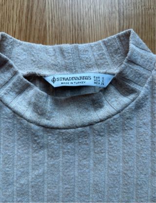 Vestido canalé Stradivarius beige Talla S