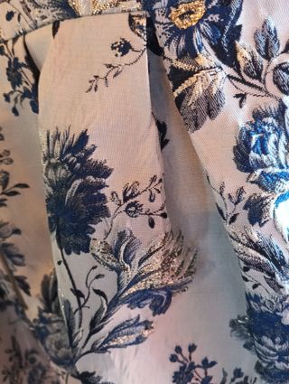 Vestido fiesta  blanco con flores azul y plateado