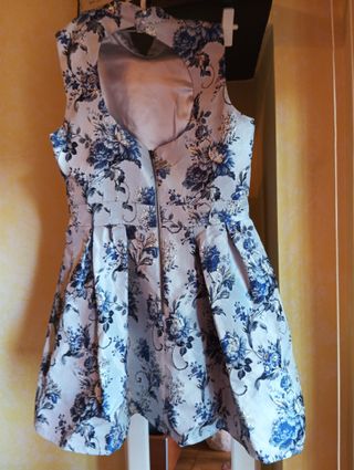 Vestido fiesta  blanco con flores azul y plateado