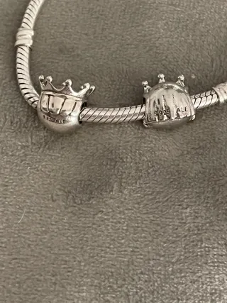 Charm Príncipe o Princesa Corona precio UND 