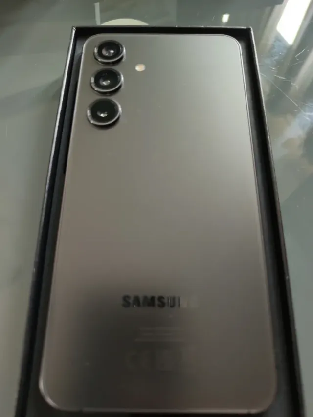 Samsung S24 128GB como nuevo 