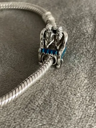 Charm Frozen Ana y Elsa Disney