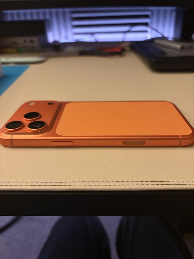 Apple iPhone 17 Pro Max 1TB Orange Special Edition