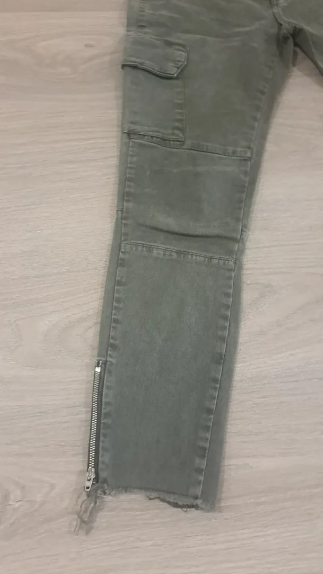 Pantalones cargo Zara verde caqui talla 38