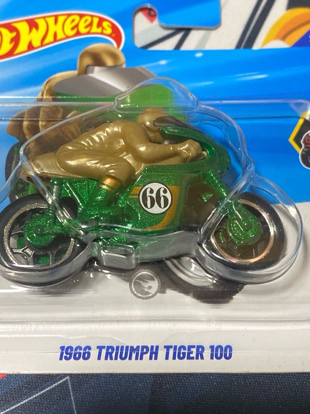 Hot Wheels 1966 Triumph Tiger 100