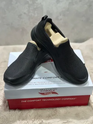 Zapatillas Skechers Go Walk Arch Fit Hombre Negras
