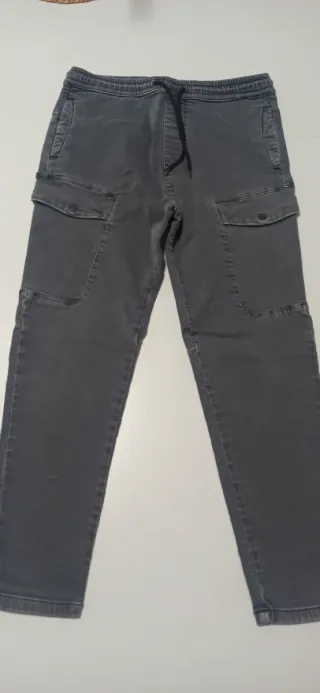 Pantalón cargo gris Talla M