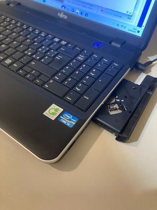 Notebook Fujitsu LIFEBOOK A512 Nero