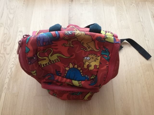 MOCHILA INFANTIL DINOSAURIOS KUKUXUMUSU