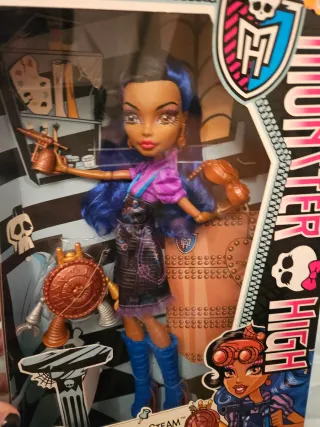 Muñeca Monster High Robecca Steam