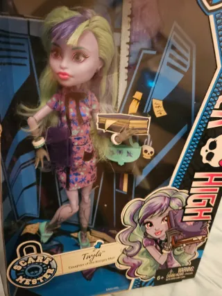 Muñeca Monster High Twyla Hija del Coco