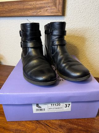 Botas niña piel negra T.37