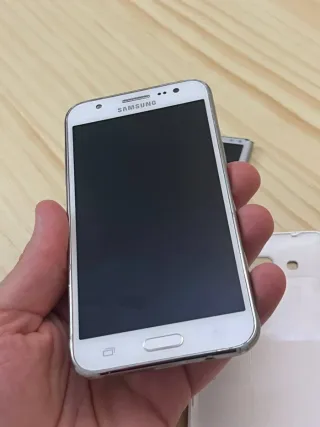 Samsung Galaxy J5 16GB . Libre 