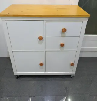 Mueble auxiliar blanco y madera