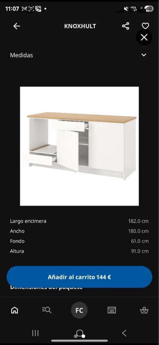 Mueble de cocina blanco y madera