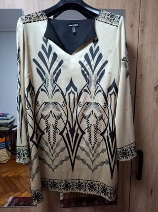 Blusa POINT. Beige y Negra Talla 48