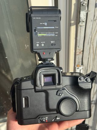 Canon EOS 3 Cámara Analógica Negra