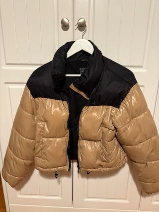 Cazadora Stradivarius Beige y Negra Mujer