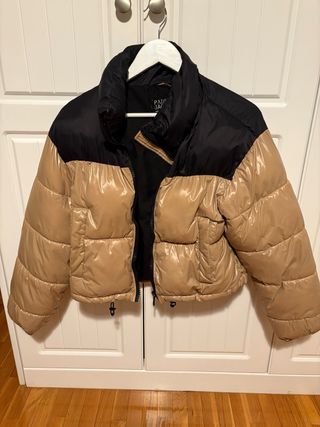 Cazadora Stradivarius Beige y Negra Mujer