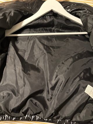 Cazadora Stradivarius Beige y Negra Mujer