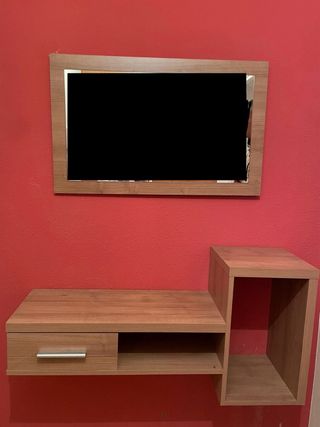 Mueble y espejo de madera