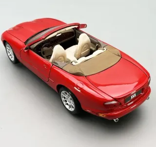 Jaguar xkr 1/18 maisto.ACEPTO CAMBIOS