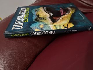 Dinosaurios Asombrosos (Spanish Edition)