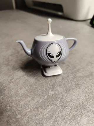 RenderMan Walking Teapot Elio
( limited edition)