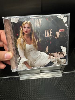 Taylor Swift the life of a show girl CD